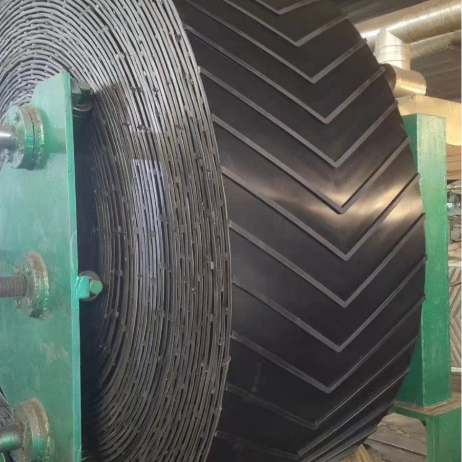 人字尼龙输送带上凸爬坡输送带 搅拌站粮机专用输送带 花纹输送带图3