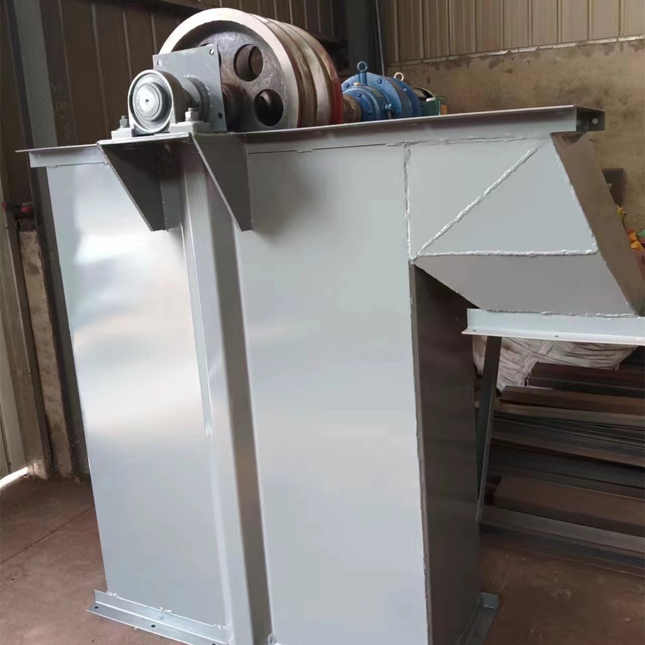 工业斗式提升机 矿山砂石板链输送机 垂直上料机按需定制图4