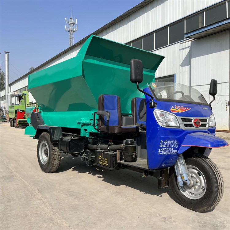 拖拉机牵引肥料撒粪车有机肥料搅龙撒粪机3立方大棚施肥车图3