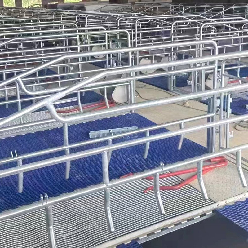 农牧养殖设备 优质三棱钢热镀锌漏粪板 产床用防滑三棱钢地板现货图4