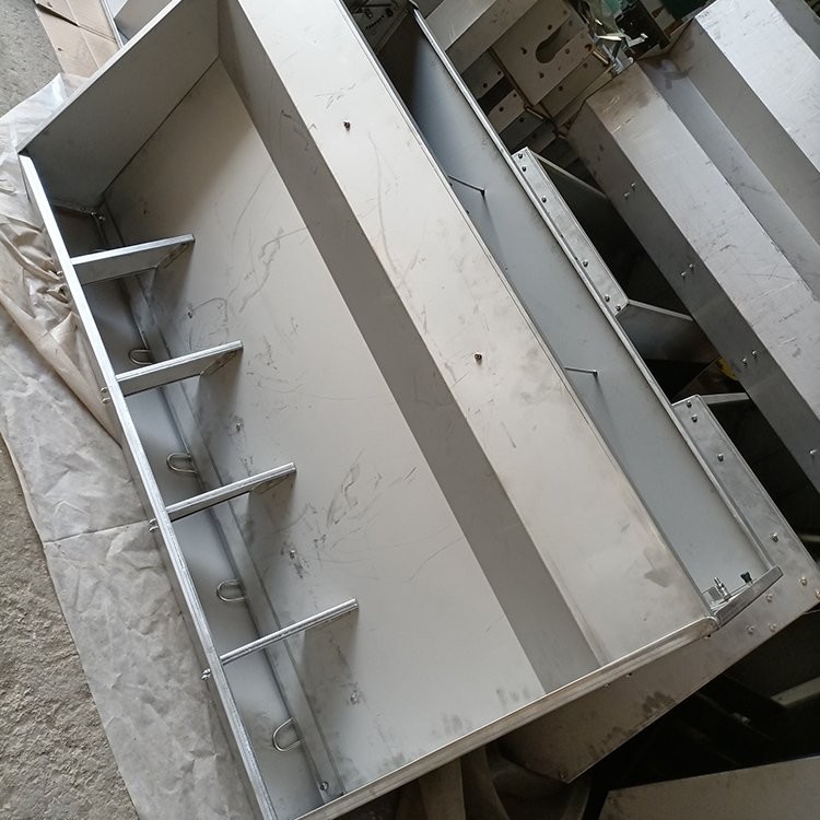 定制供应 不锈钢干湿猪食槽 加厚材质 养猪场料槽 使用寿命长图3