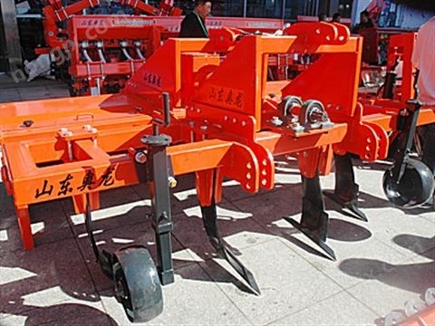 山东奥龙1SZL-250深松整地联合作业机图4
