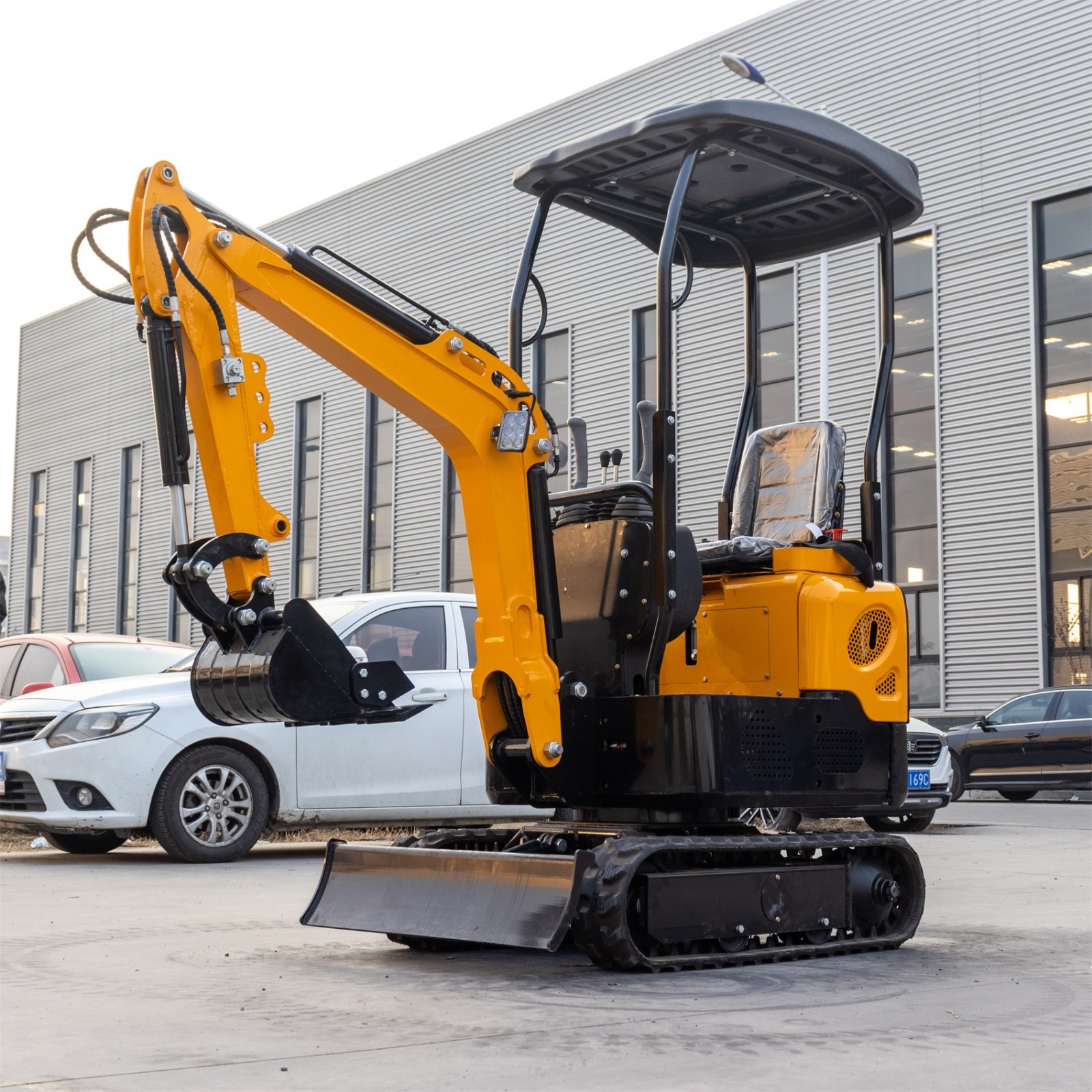 新款10G农用小型挖机 1-2吨挖机果园种植挖坑 出口法国家用小挖图4