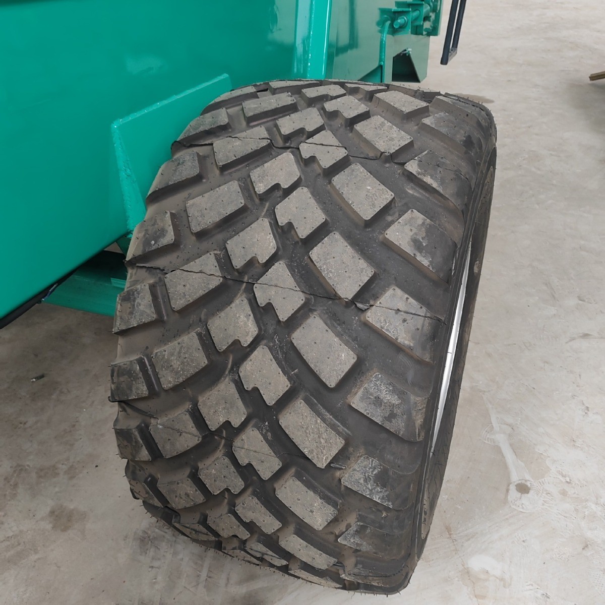 高标准农田改造专用撒肥车全自动农家肥抛撒扬粪机干湿两用撒肥机图5