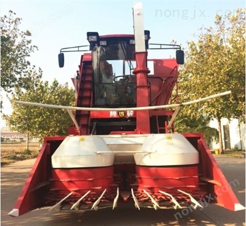 自走式玉米青贮机图4
