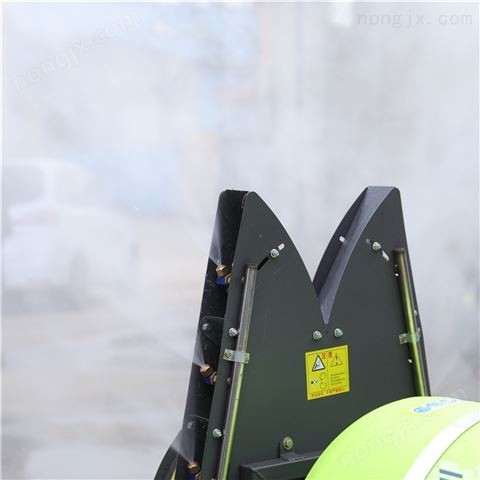 果树牵引式风送打药机*图2