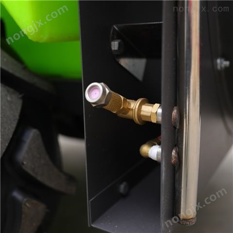 果树牵引式风送打药机*图5