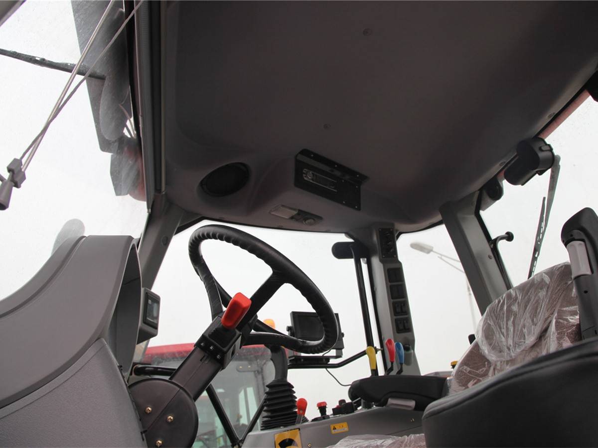 东方红LF1504轮式拖拉机图4