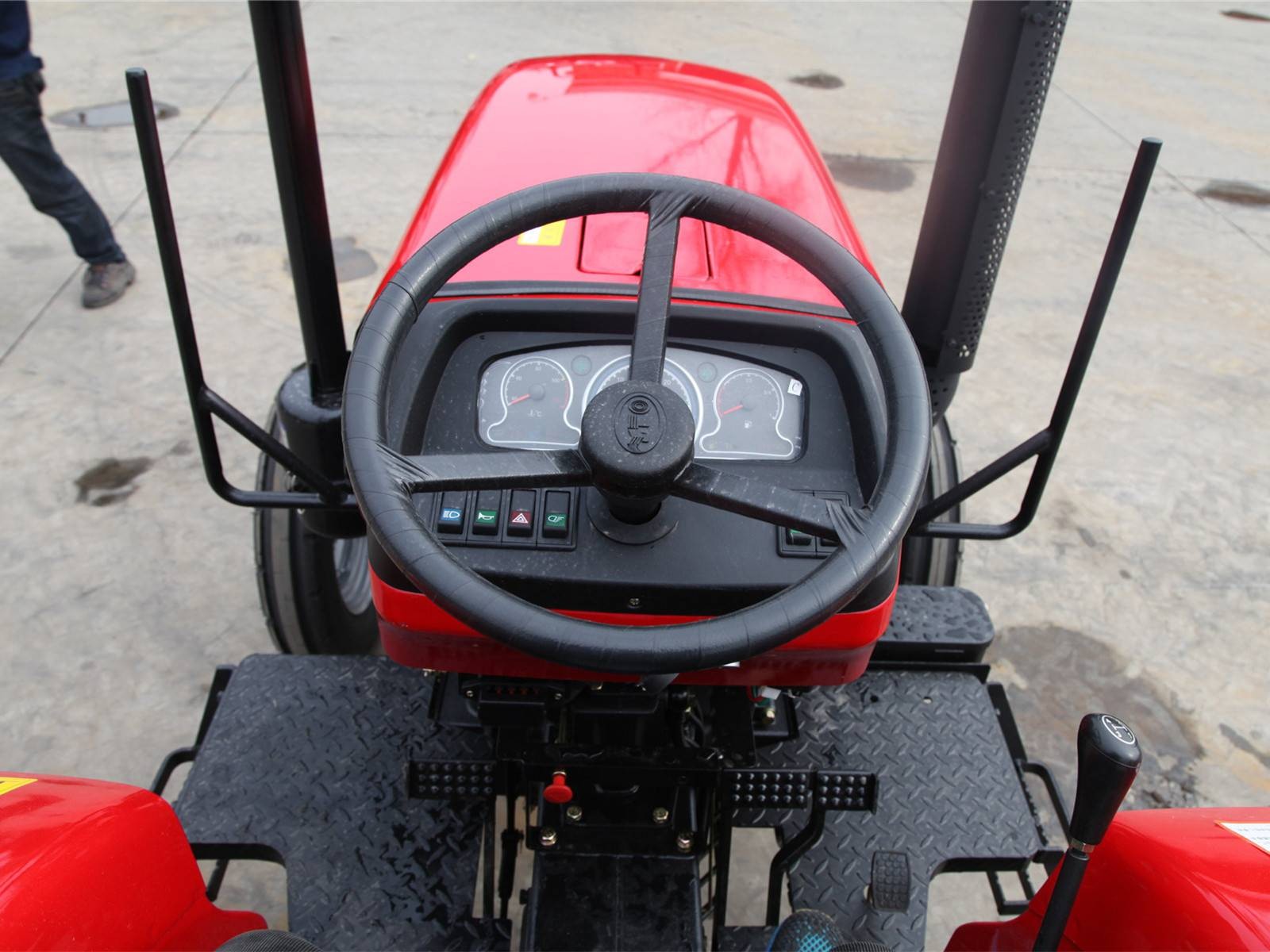 东方红ME300轮式拖拉机图4