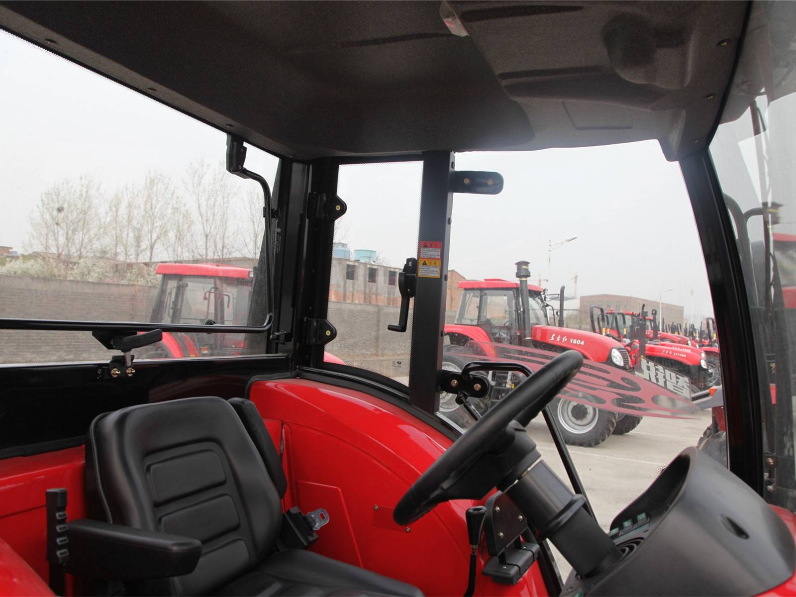 东方红LF904轮式拖拉机图5