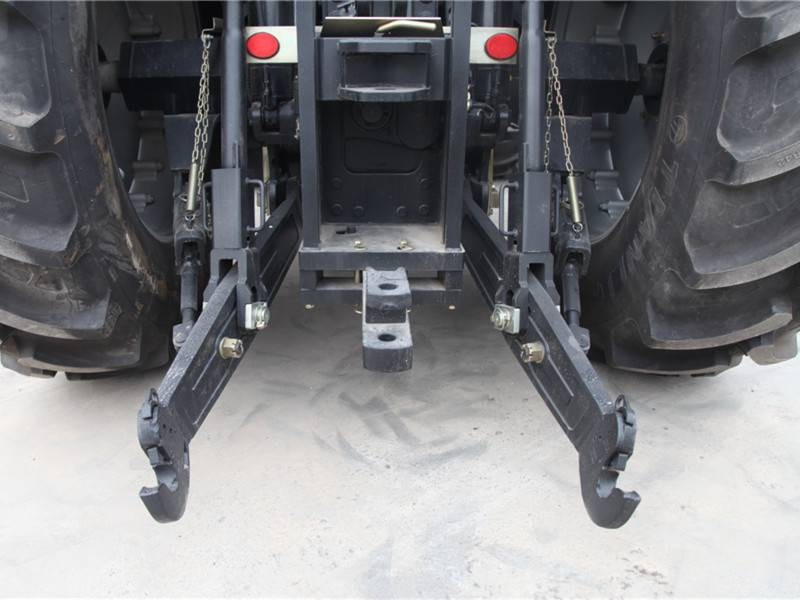 东方红LF2204轮式拖拉机