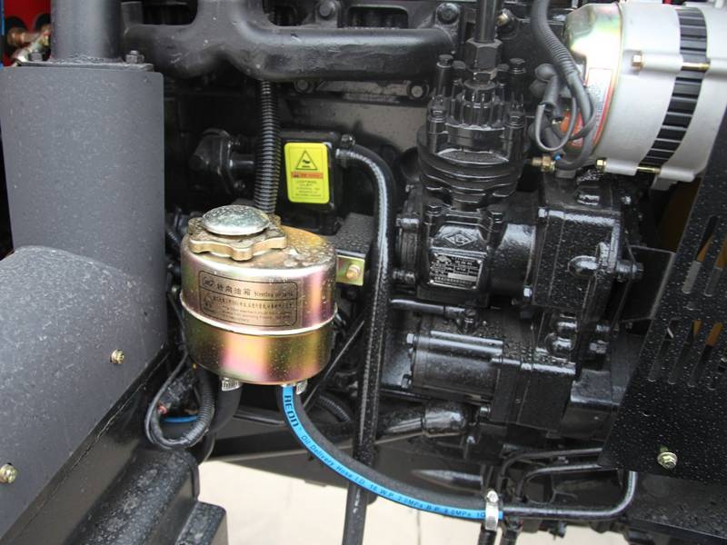 东方红LX600轮式拖拉机