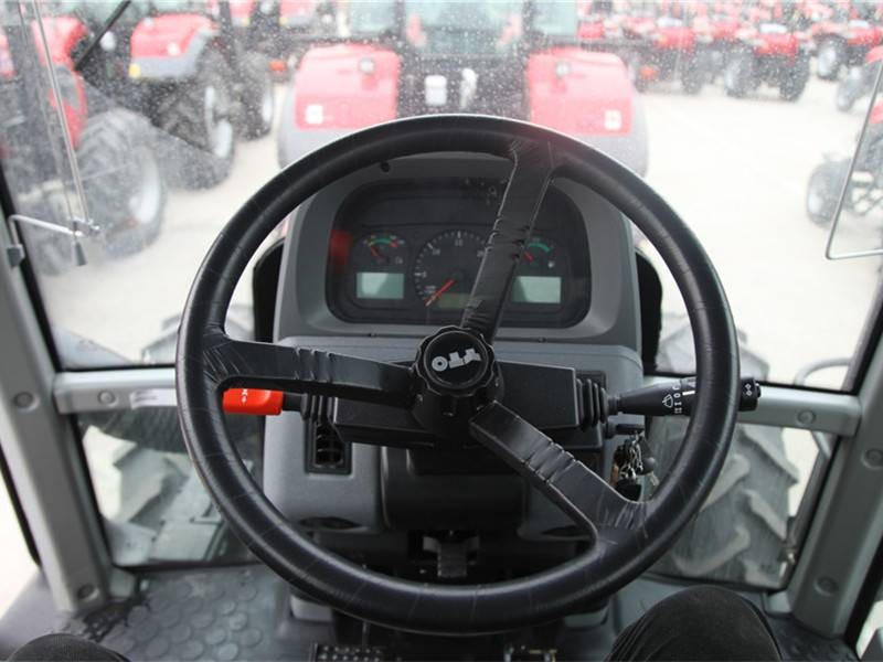 东方红LF2204轮式拖拉机图4