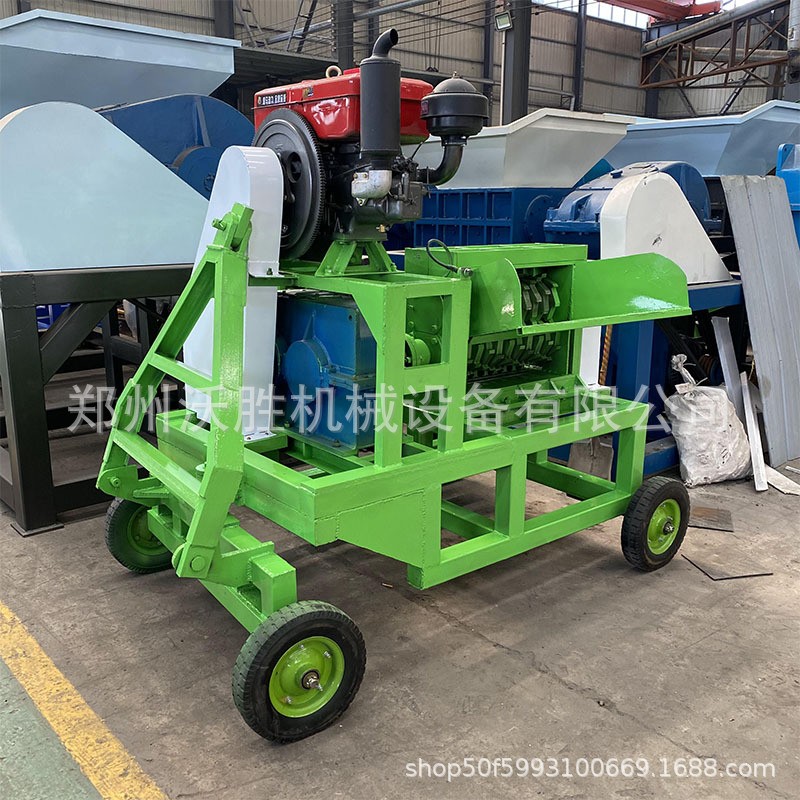 小型移动撕碎机柴油机动力可移动撕碎机塑料木材树枝撕碎粉碎设备图4