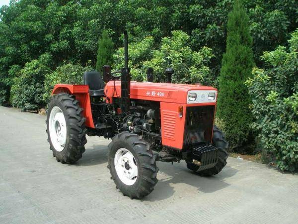 404轮式拖拉机