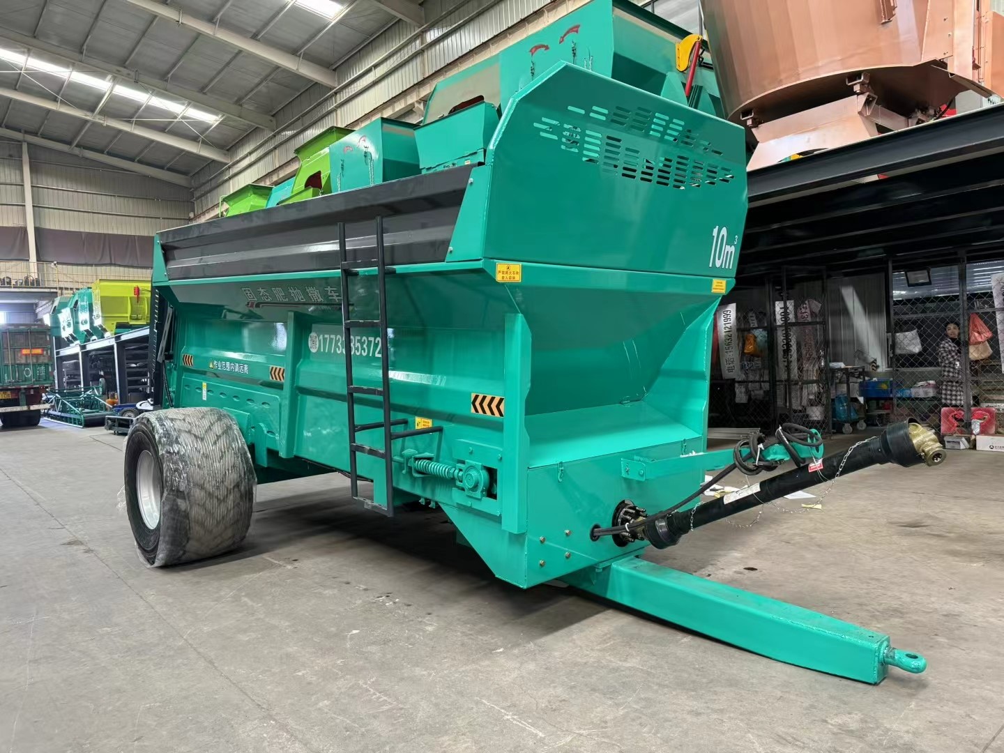 牵引式 撒肥机 撒粪车 农肥还田机 固态肥抛撒车图3