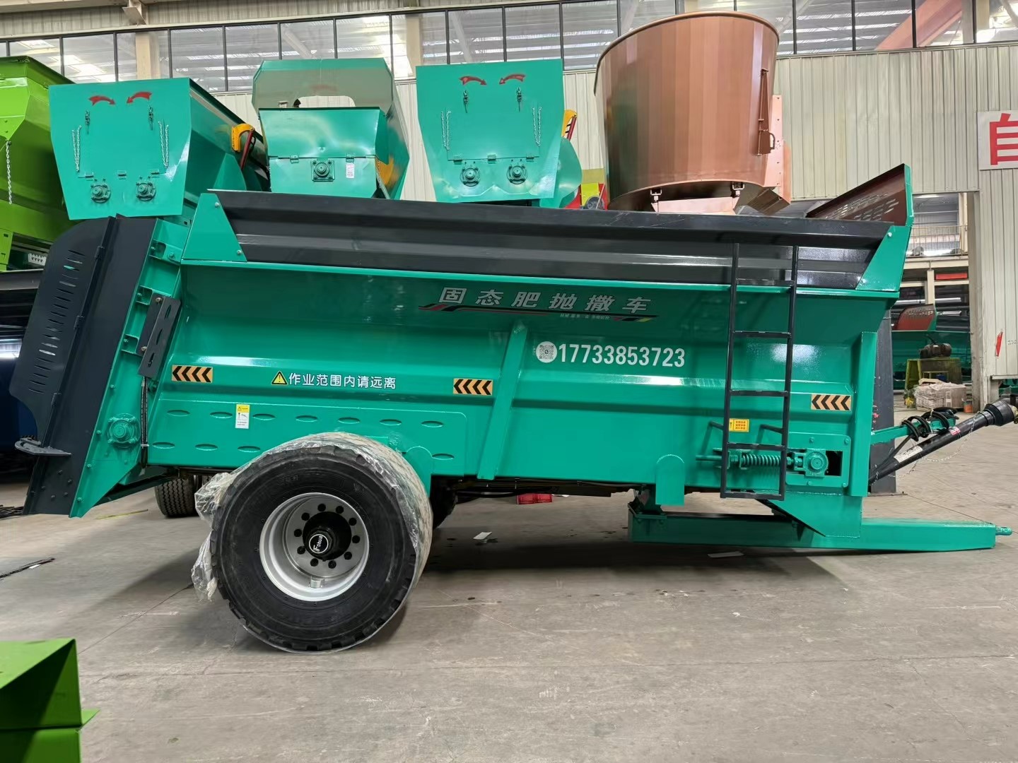 牵引式 撒肥机 撒粪车 农肥还田机 固态肥抛撒车图2