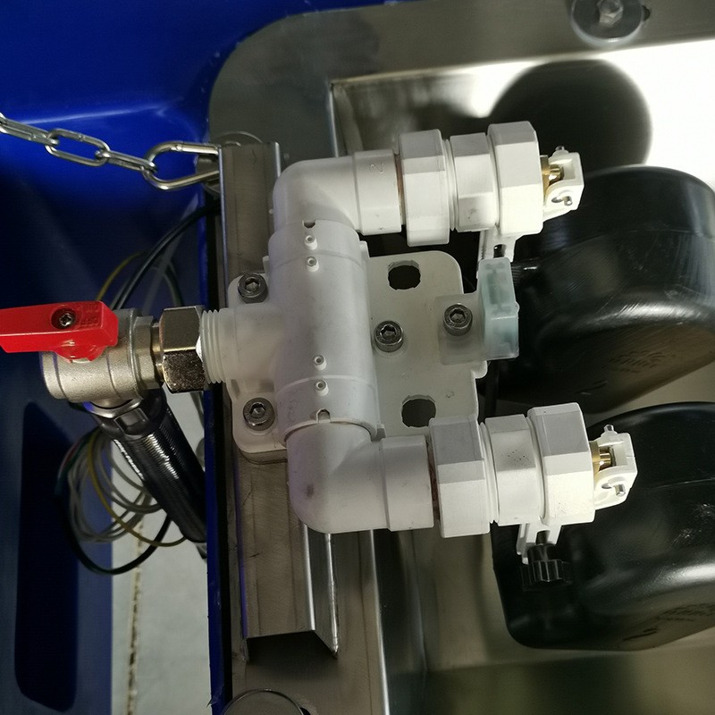 厂家供应防冻聚乙烯外壳4米不锈钢内胆加热牧场专用饮水水槽图2