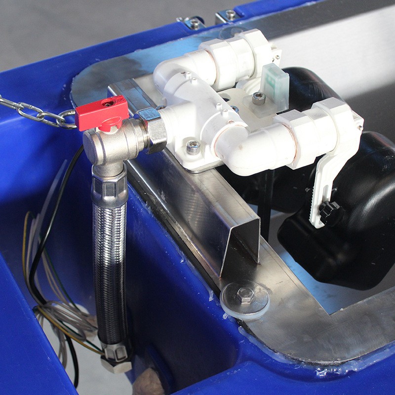 厂家供应防冻聚乙烯外壳4米不锈钢内胆加热牧场专用饮水水槽图4