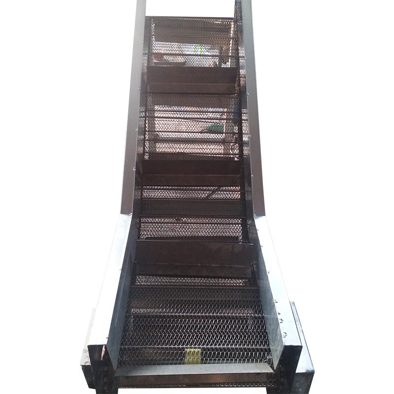 不锈钢链板提升机耐高温挡板式金属上料机海鲜速冻链板爬坡输送线图5