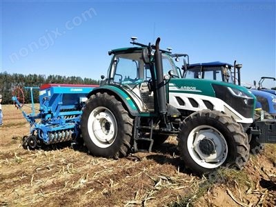 雷沃阿波斯拖拉机 进口品质 国产价格！图4