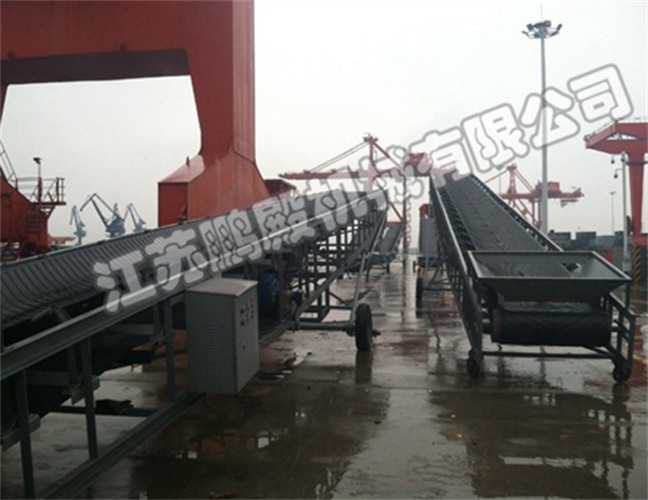 矿用爬坡皮带式输送机 爬坡上料传输机 传送带 运行稳定 操作简单图3