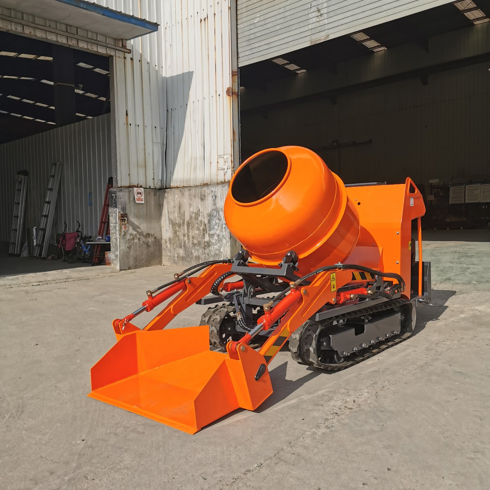 全地形履带混凝土搅拌车柴油款自上料搅拌罐600升水泥搅拌站图4