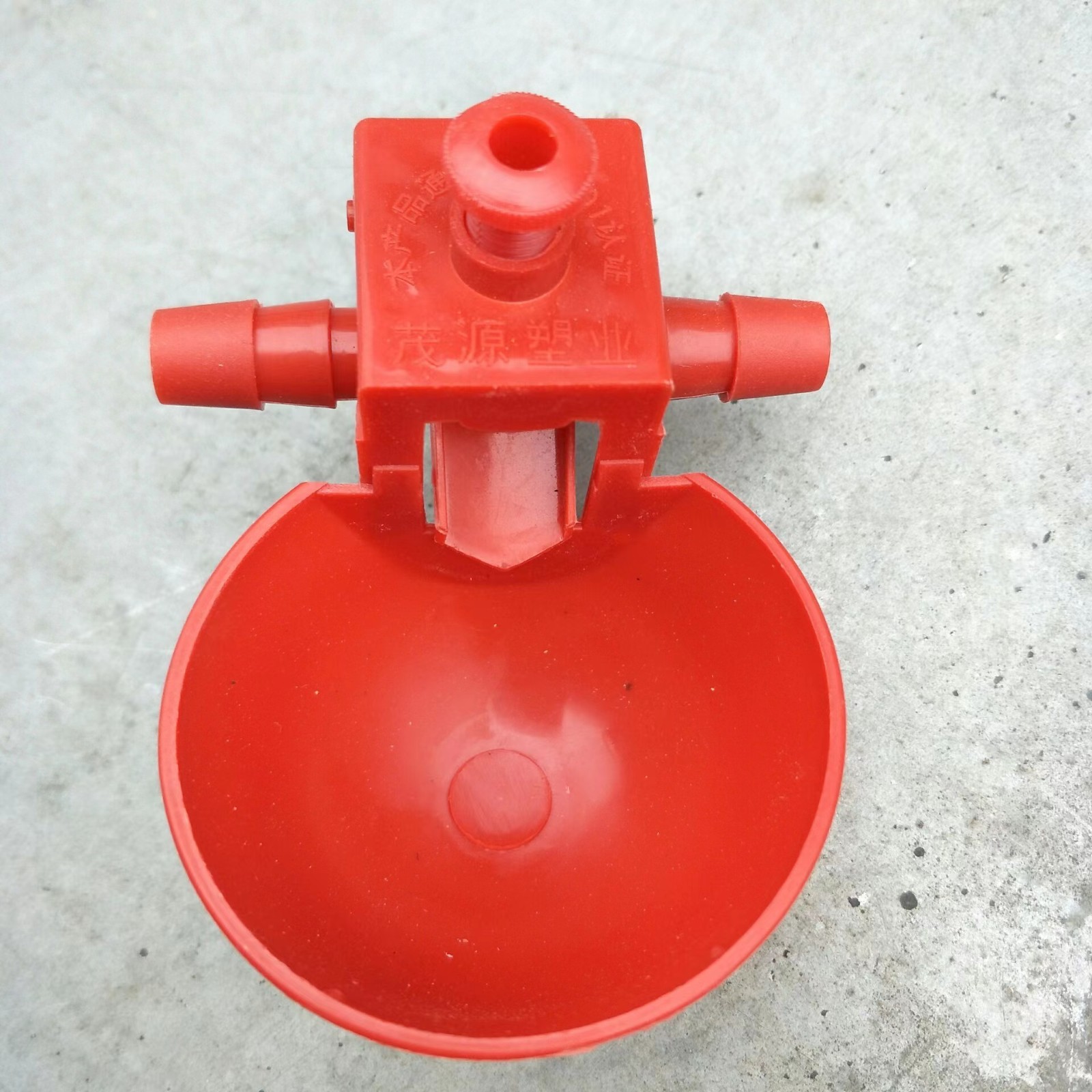茂源塑业生产 红色塑料 可调节水位饮水器 鹌鹑饮水碗 小鸟自动饮图4