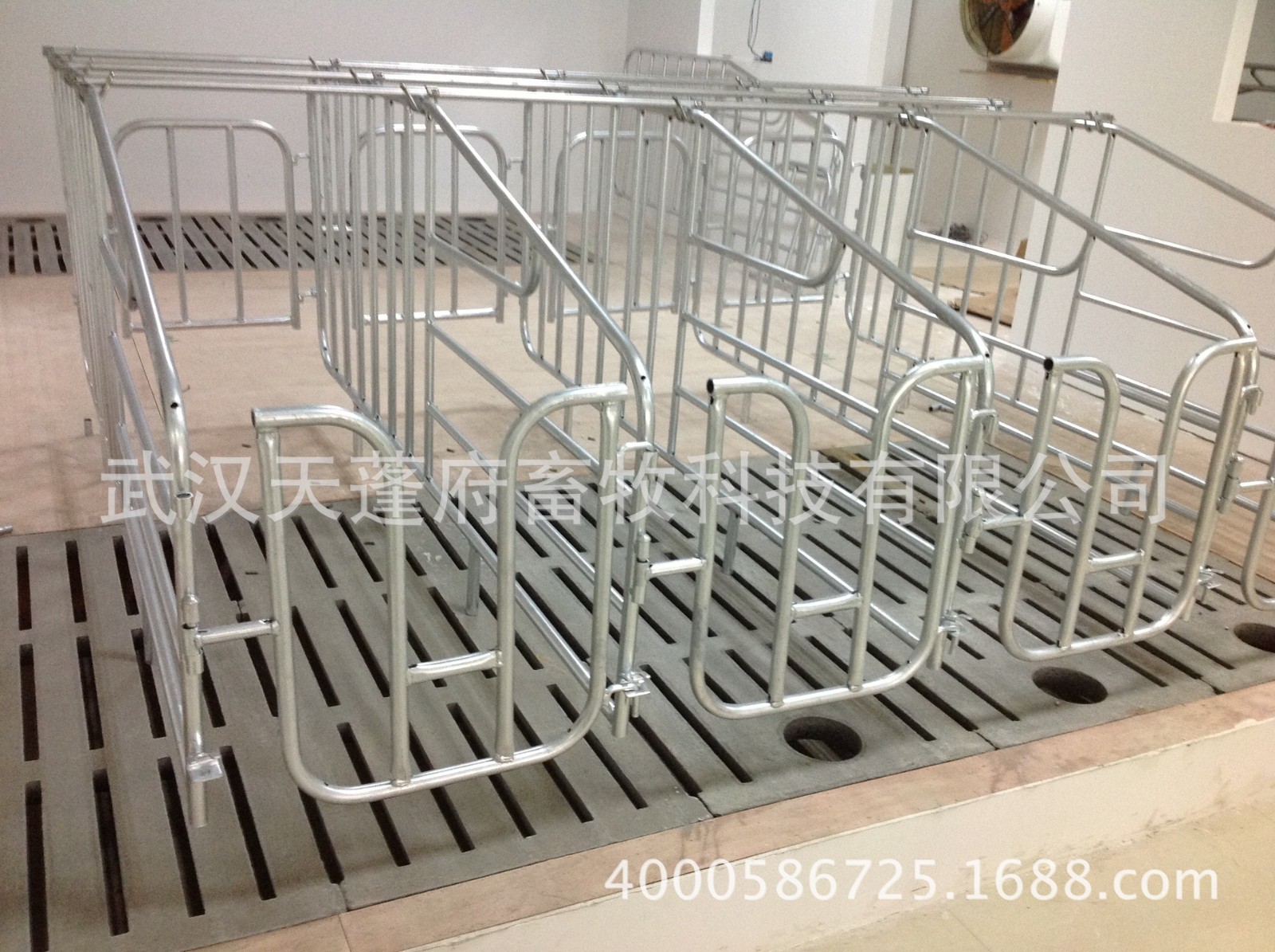 水泥漏缝板地板 带孔水泥漏缝板 漏粪地板 欧式水泥漏缝板图4