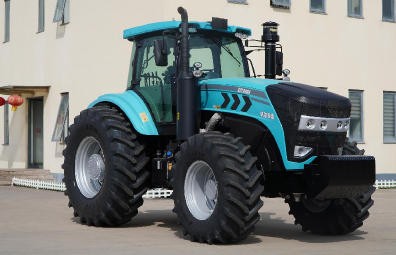 拖拉机XZF3004