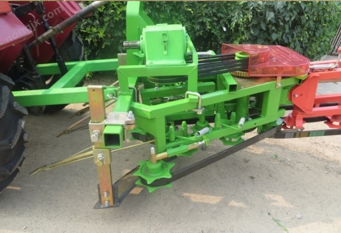 建国牌2H-1花生收获机