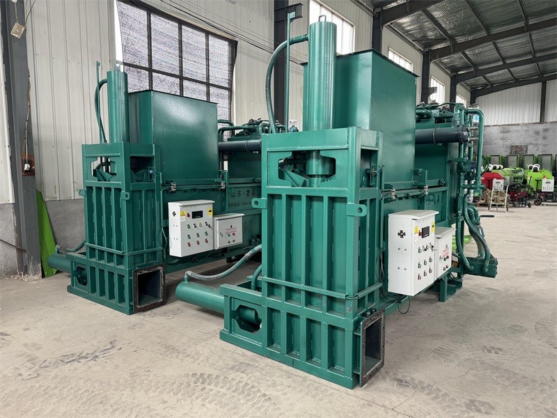 三缸液压方捆机图2