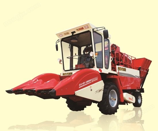 富路4YZ-3B剥皮型自走式玉米收获机