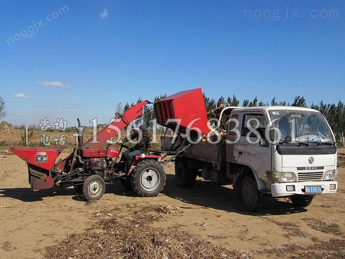 小四轮玉米收获机