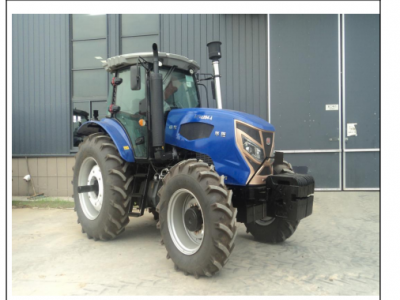 华拖 HTS2204-A 型轮式拖拉机