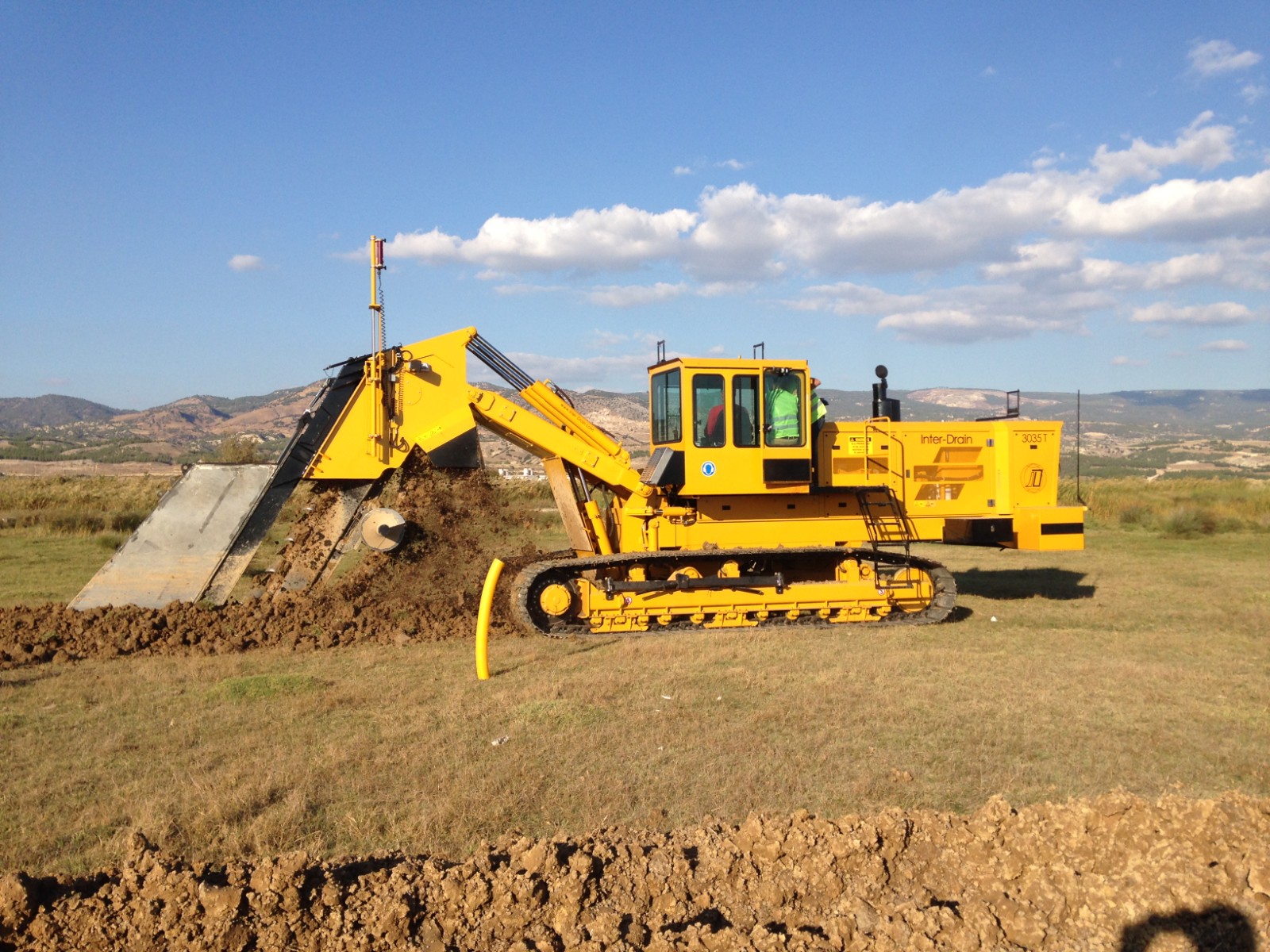 开沟铺管机农田暗管排水工程