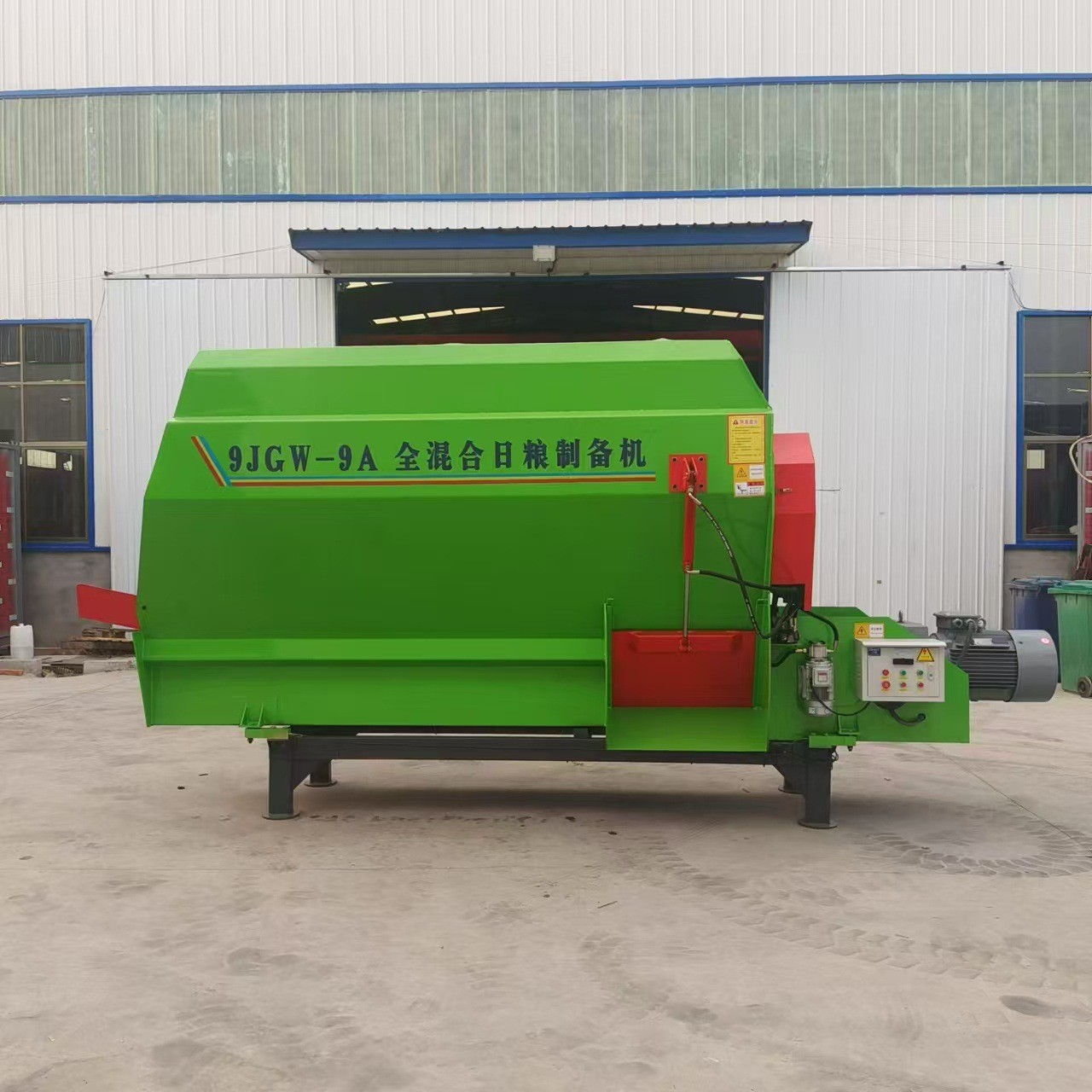 搅拌机 粉碎柔丝机 TMR饲料搅拌机 全日粮混合制备机 1台图3