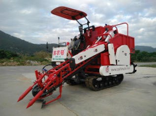 嘉农号CH-4HL-2A履带式花生联合收获机(电议)图2