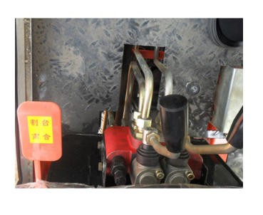 宏达4YZB-2自走式玉米收获机（面议）图4