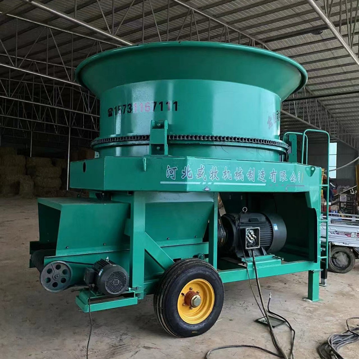 大型全自动圆盘粉碎机 畜牧稻草秸秆大型粉碎机 牧场转盘式铡草机 2台图3