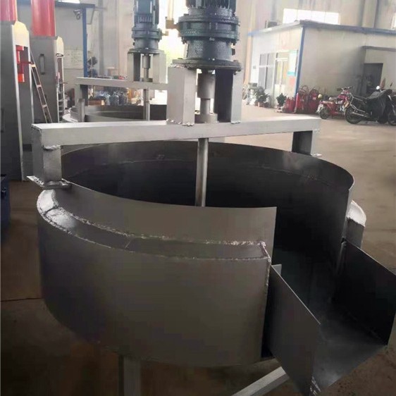 花生菜籽螺旋榨油机供应炒锅精炼食用油全套设备大型榨油机炒锅图3