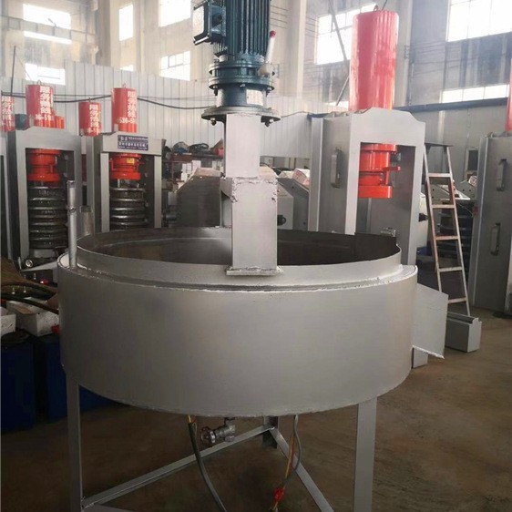 花生菜籽螺旋榨油机供应炒锅精炼食用油全套设备大型榨油机炒锅图4