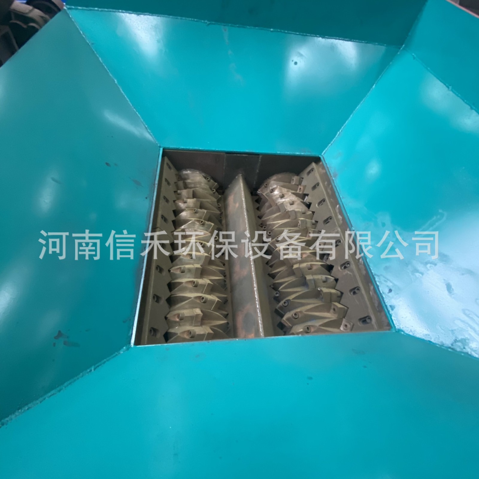 双滚刀撕碎机 旧衣服破碎机设备 皮革塑料薄膜吨包袋轻薄料撕碎机图2