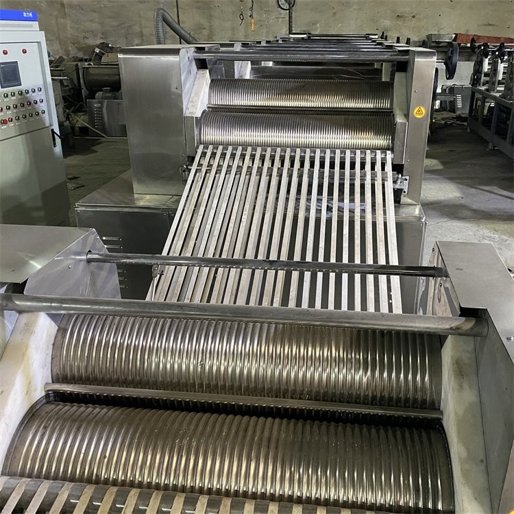 挂面生产线 金都1000多功能全自动大型面条机流水线厂家图3