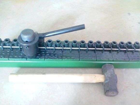厂家供应 锤砸式工业强力钉扣机 输送带专用钉扣机输送设备配件图4
